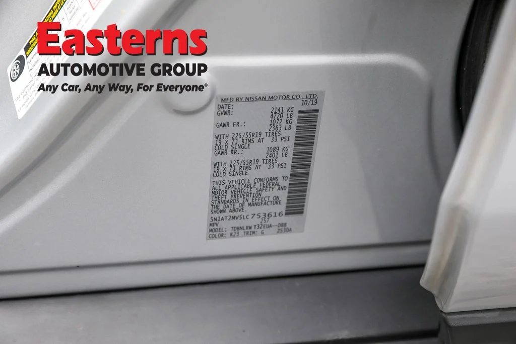 Used 2020 Silver Nissan SL image 34