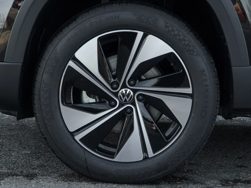 New 2026 Black Volkswagen 1.5T SE image 7