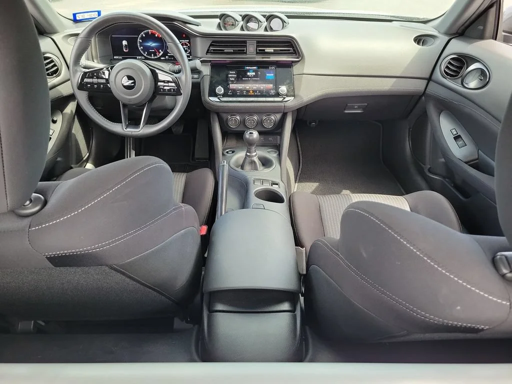 Used 2025 Gray Nissan Sport Manual Transmission image 19