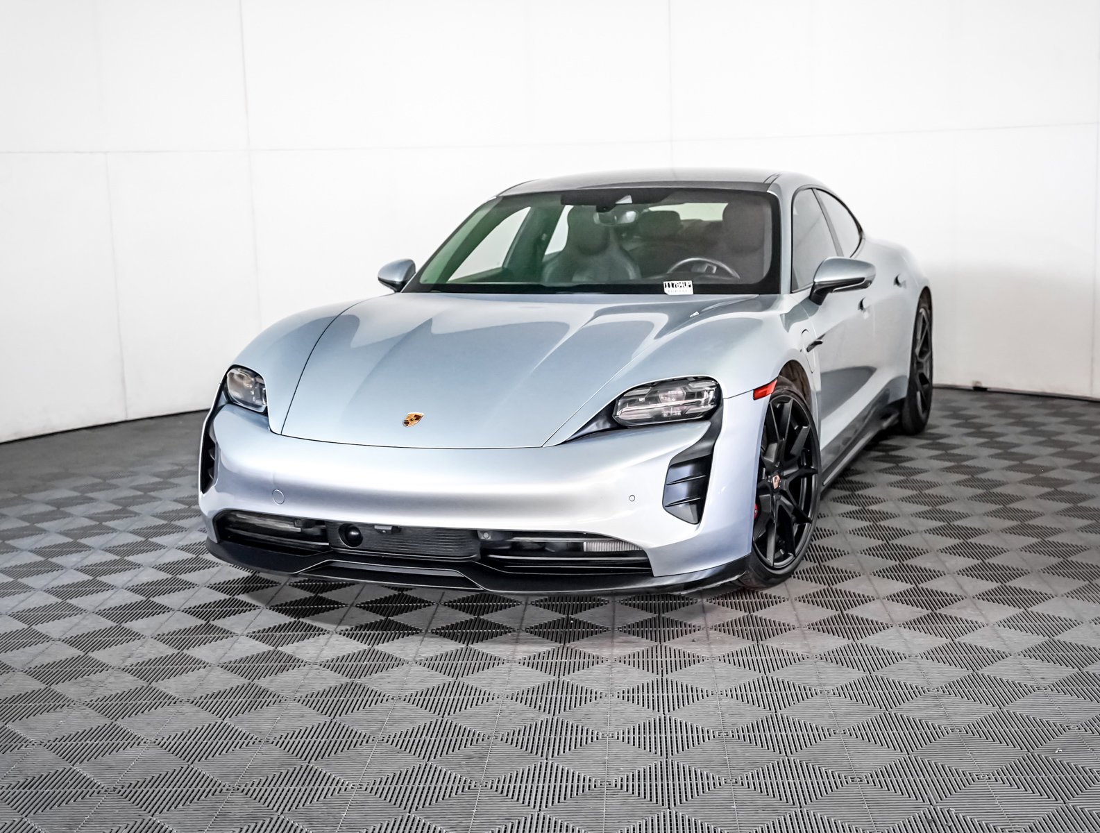 2022 Porsche Taycan GTS