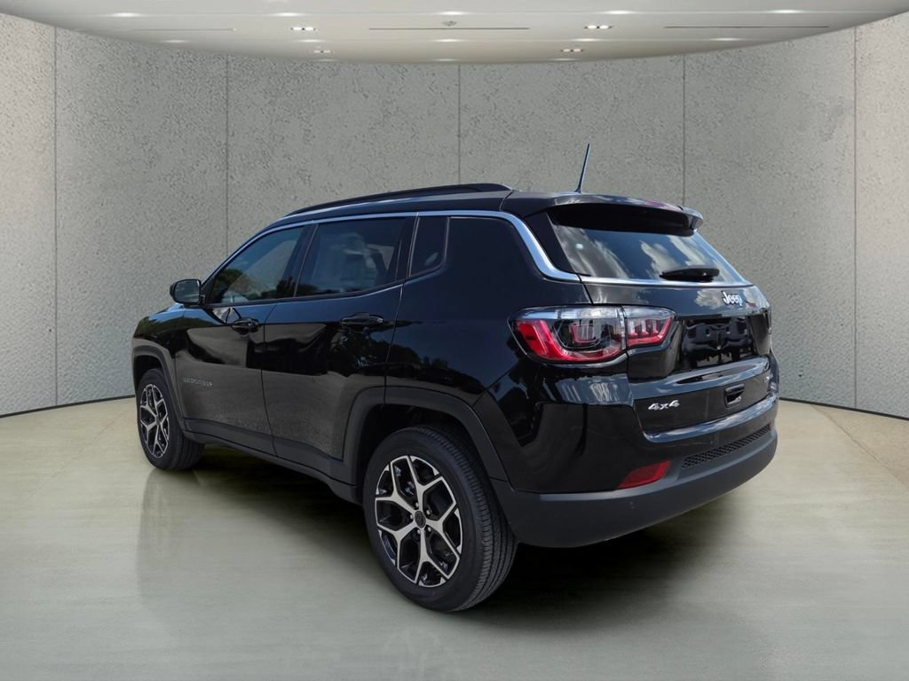 New 2026 Diamond Black Crystal Pearlcoat Jeep Limited image 7