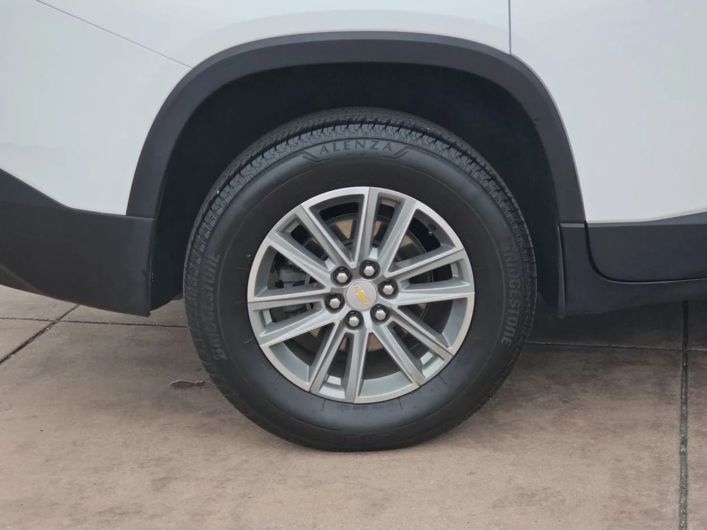 Used 2022 White Chevrolet LT image 36