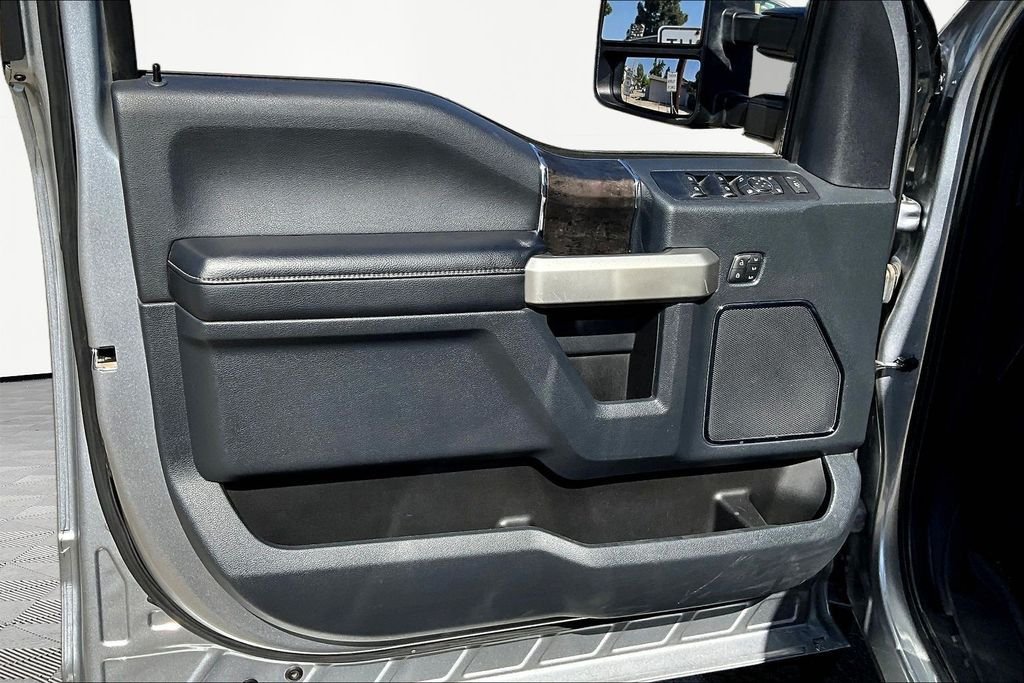 Used 2022 Silver Ford Lariat image 22
