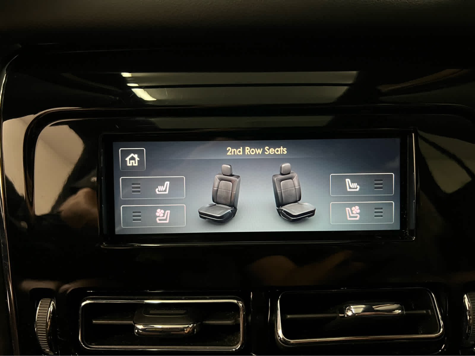 Used 2020 Infinite Black Metallic Lincoln Reserve image 37