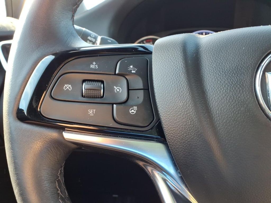 Used 2024 White Frost Tricoat Buick Avenir image 22