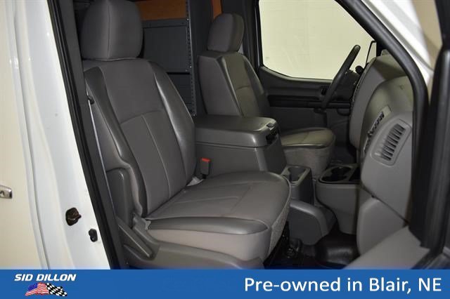 Used 2018 Glacier White Nissan SL image 7