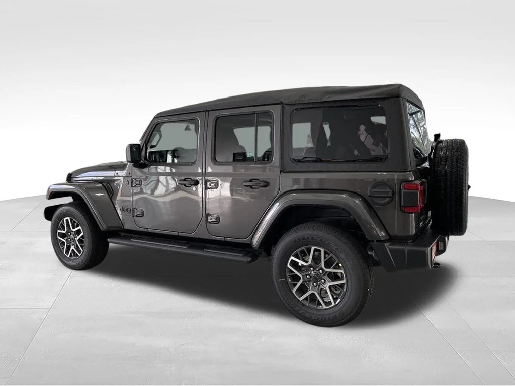 2025 Jeep Wrangler 4-Door Sahara - Photo 9