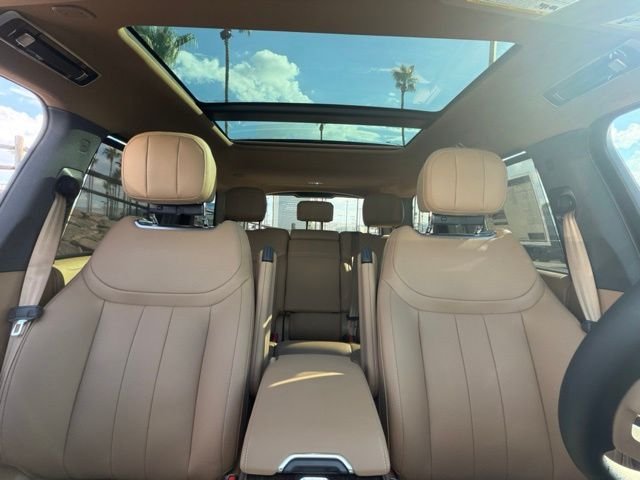 New 2026 Belgravia Green Land Rover SE image 11