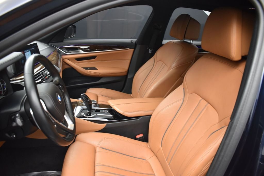 Used 2018 Blue BMW 530i xDrive image 11