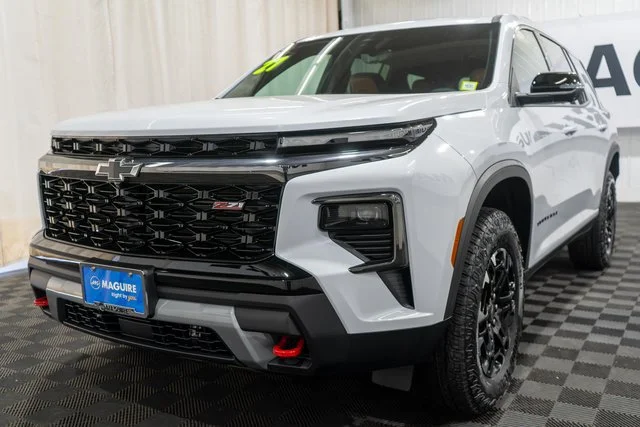 2027 Chevrolet Traverse Z71 - Photo 2