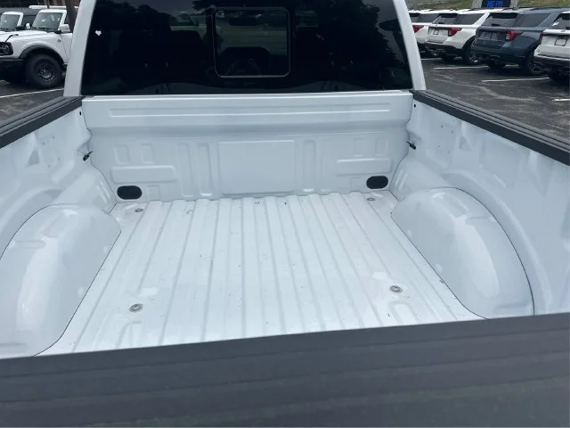 New 2026 Oxford White Ford XLT image 14