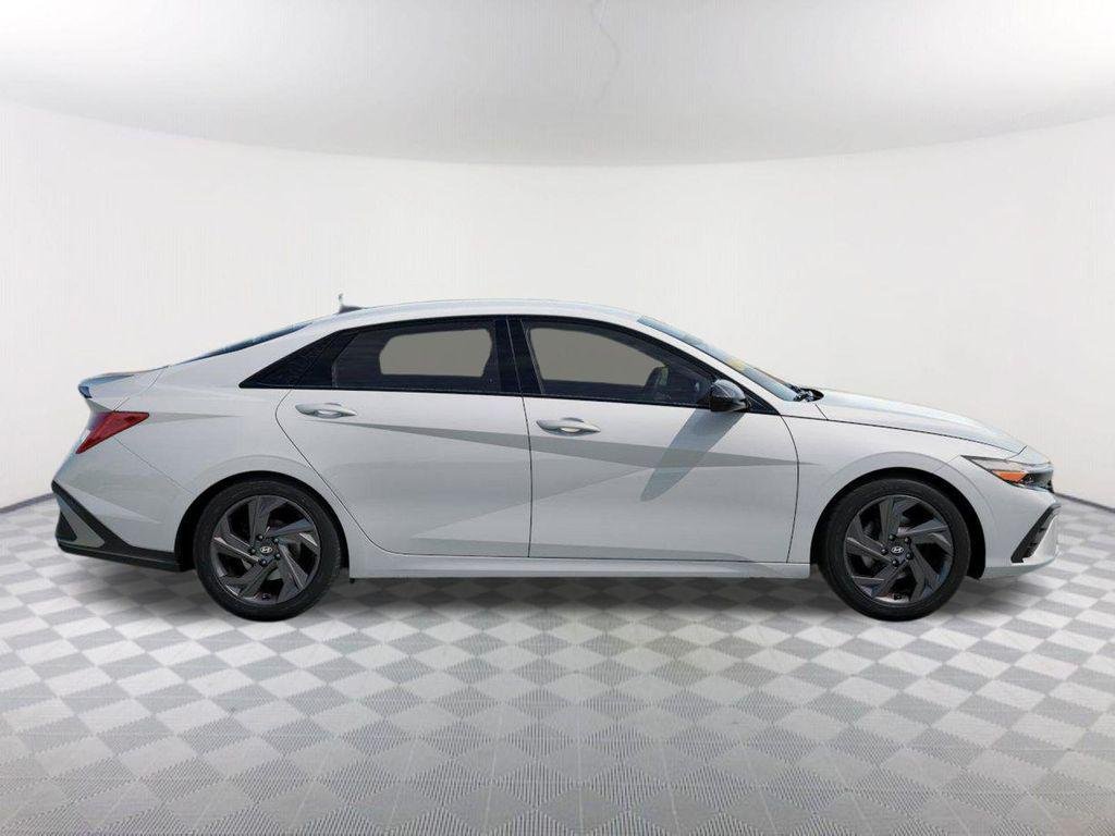New 2026 White Hyundai SEL Sport image 7