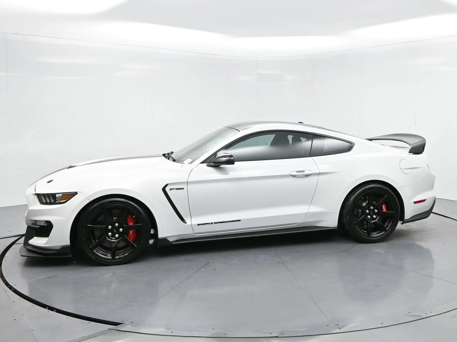 Used 2019 White Ford Shelby GT350 image 4