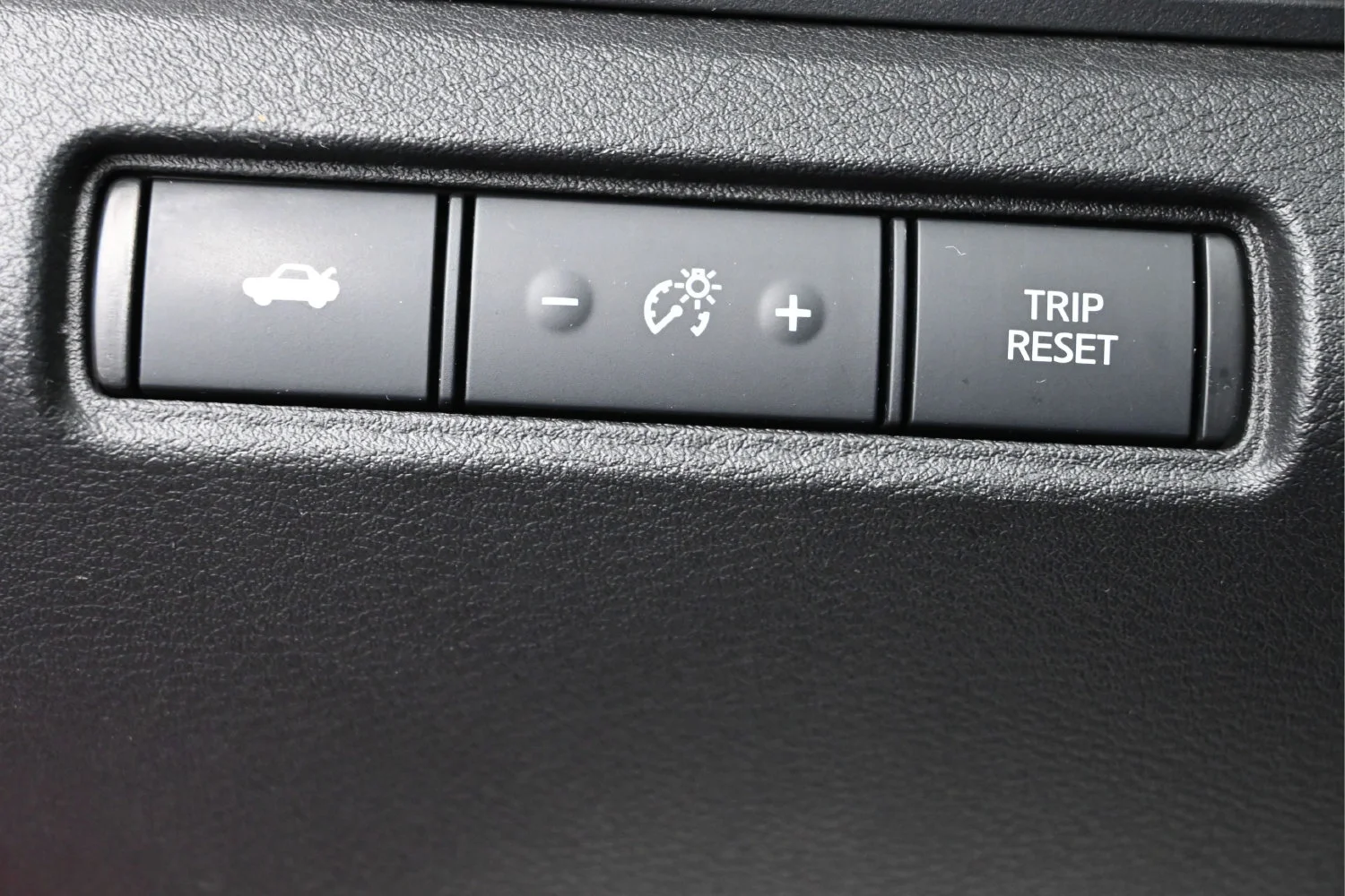 Used 2023 Red Nissan SR Intelligent AWD image 13
