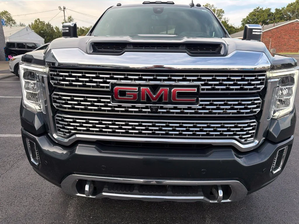 Used 2021 Hunter Green GMC Denali image 8