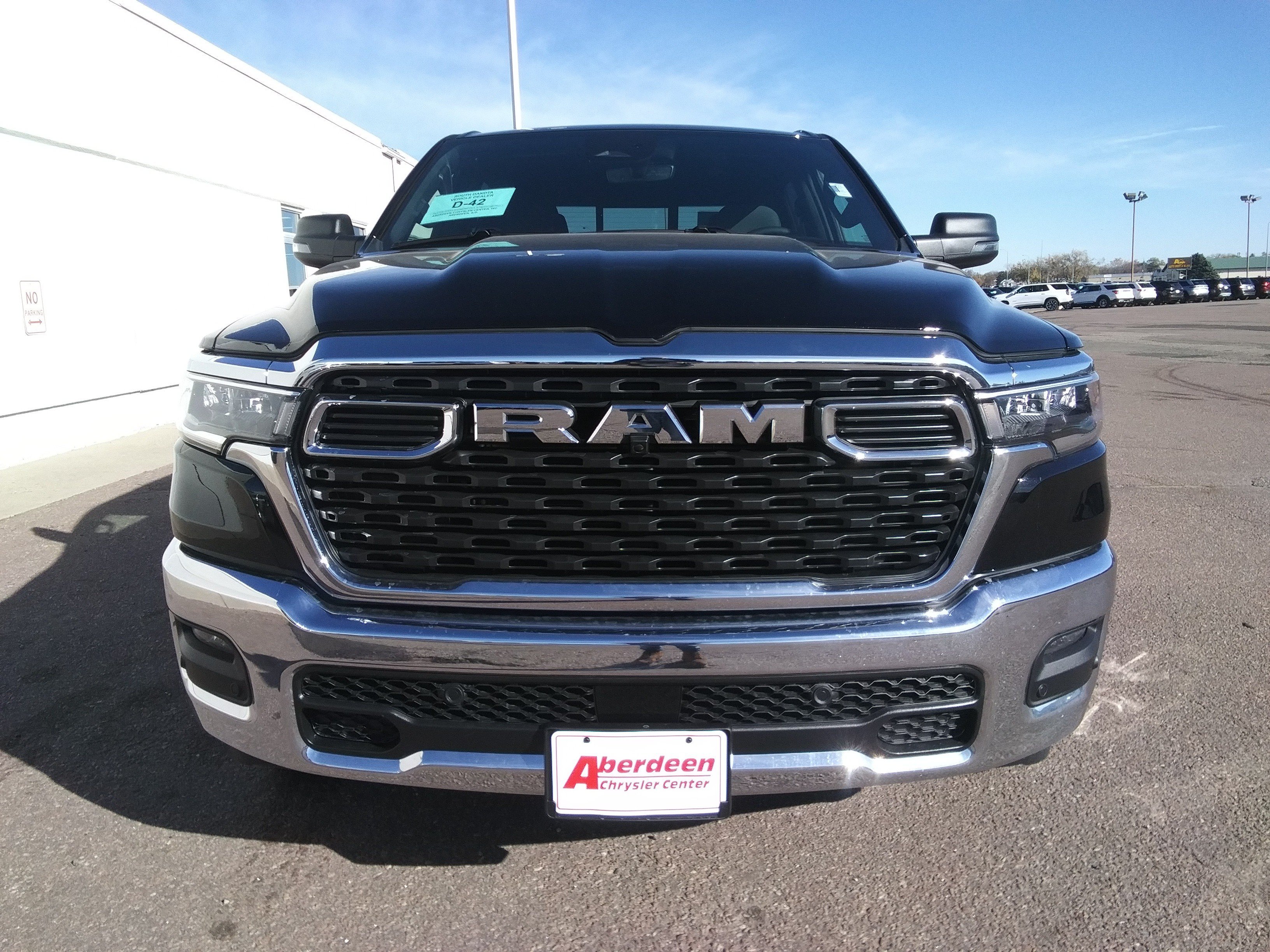 New 2026 Diamond Black Crystal Pearl-Coat Exterior Paint RAM Big Horn/Lone Star image 3