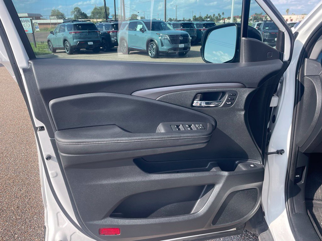 Used 2024 White Honda RTL image 13