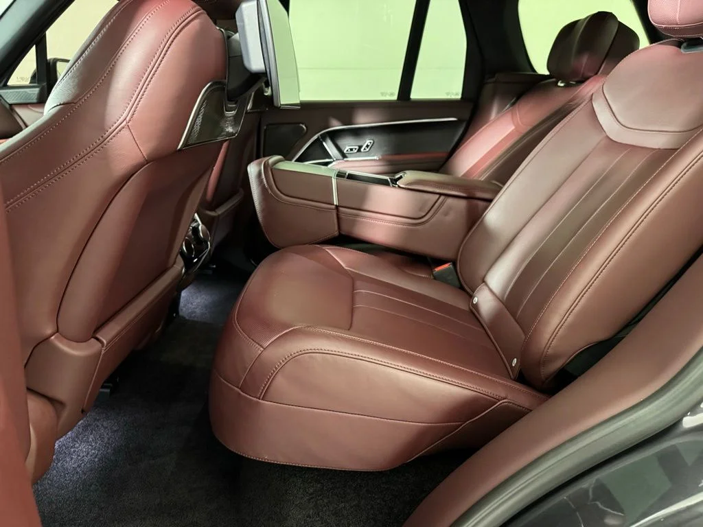 Used 2024 Carpathian Gray Premium Metallic Land Rover Autobiography image 29