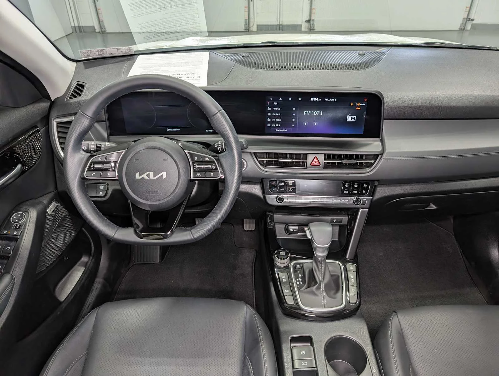 Used 2024 Snow White Pearl Kia SX image 18