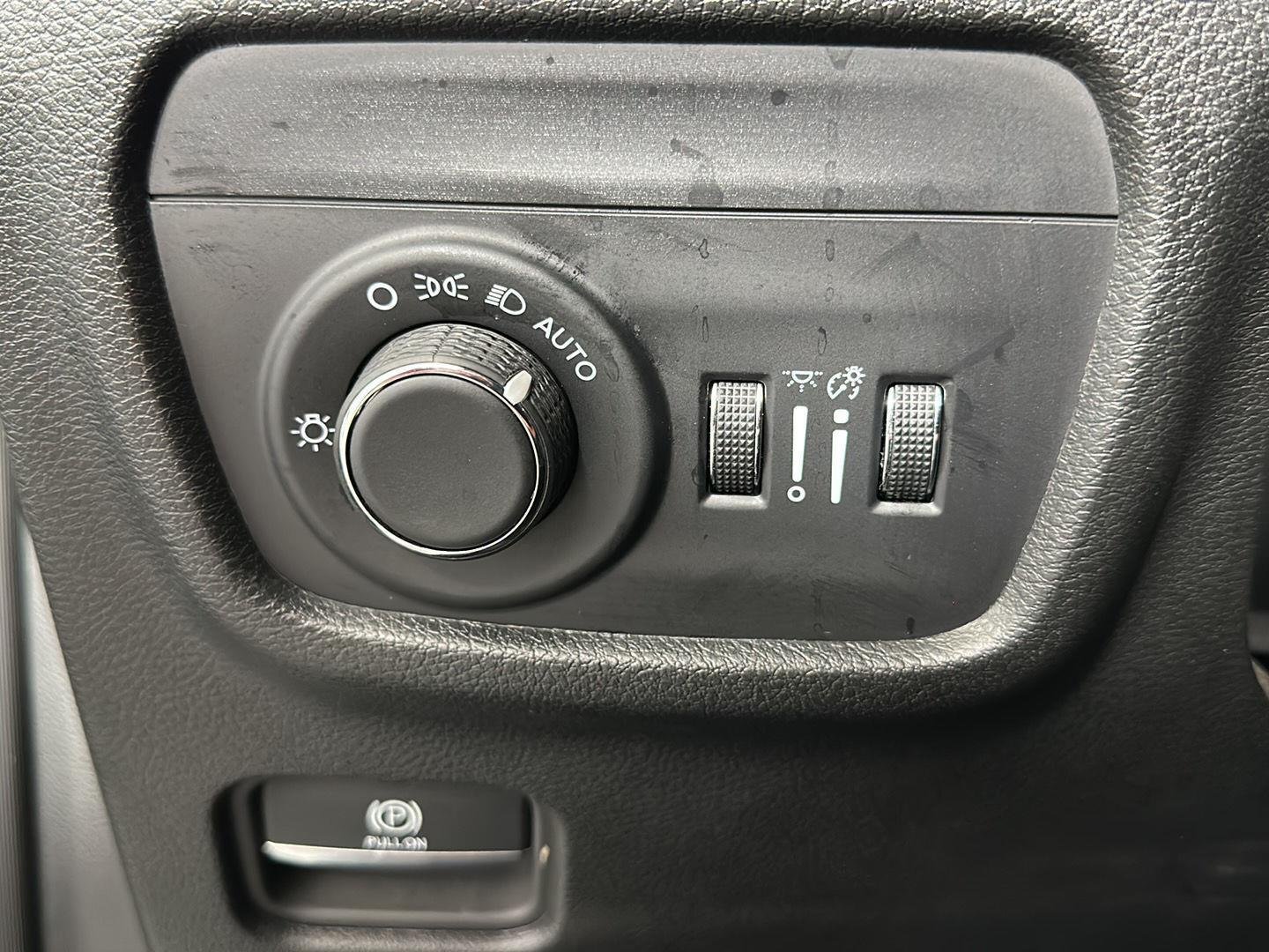 Used 2025 Silver Zynith Jeep Altitude X image 20