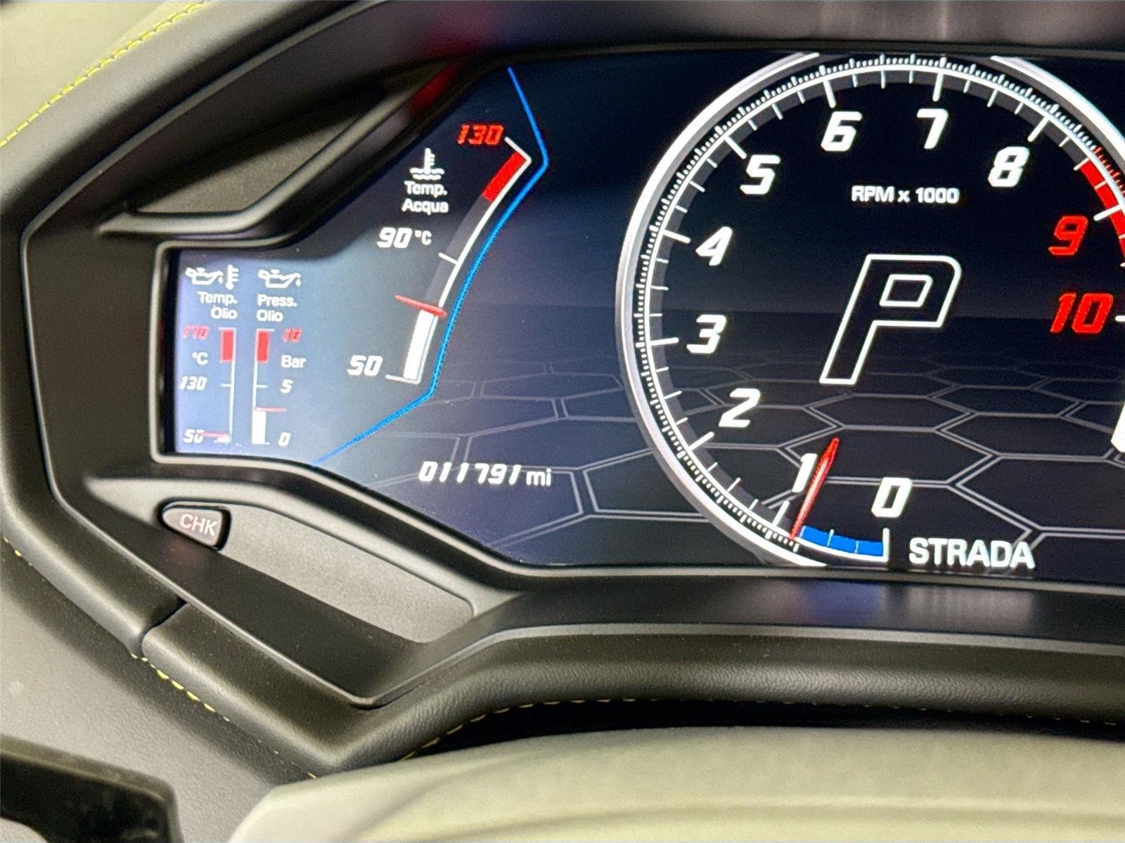 Used 2022 Bianco Canopus Lamborghini  image 19