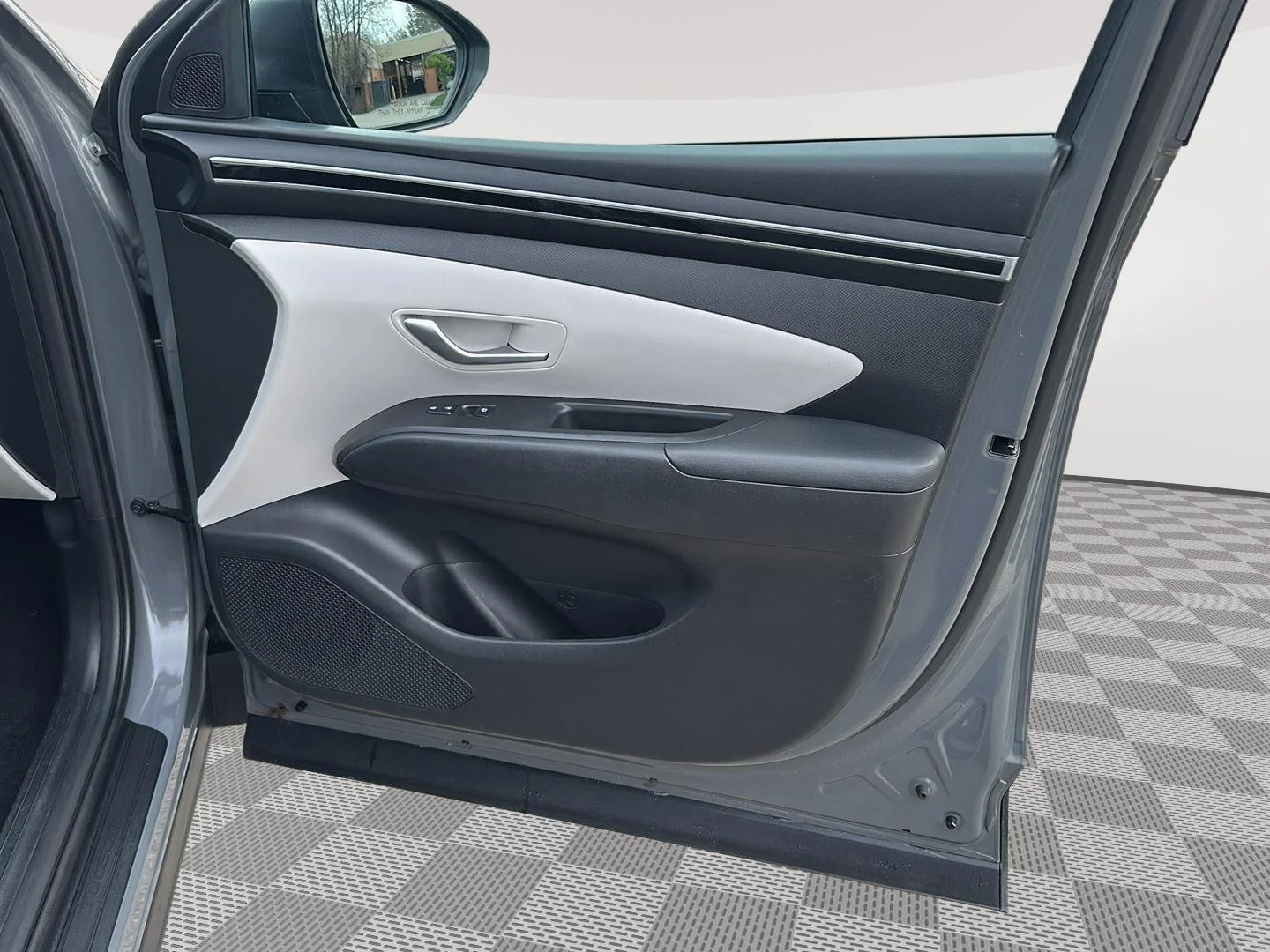 Used 2024 Hampton Gray Hyundai SEL image 22
