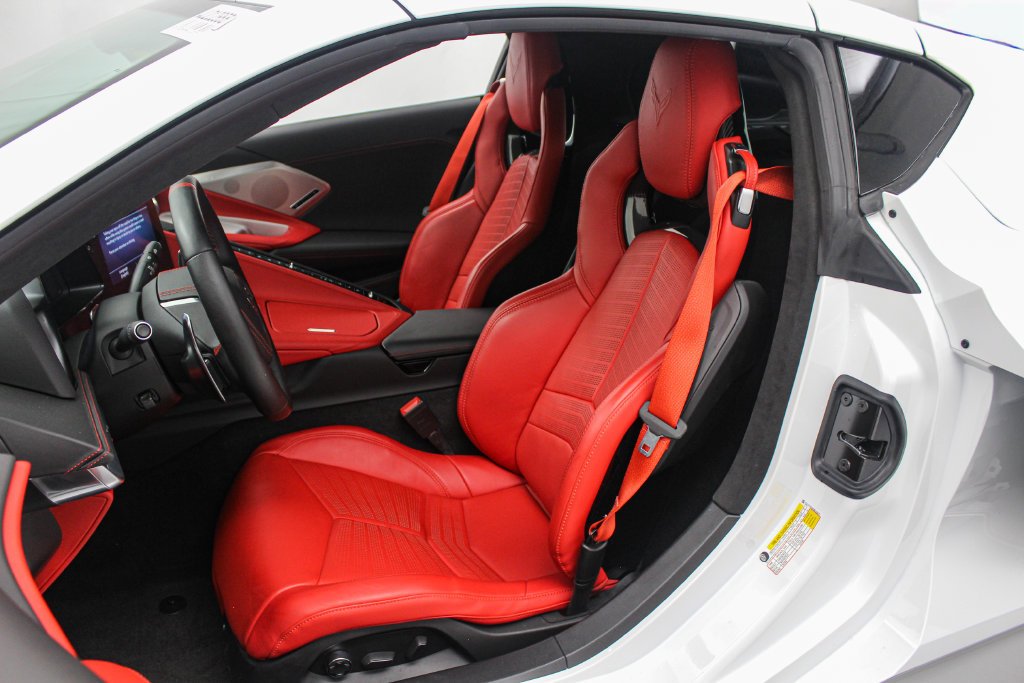 Used 2022 ARCTIC WHITE Chevrolet 3LT image 17