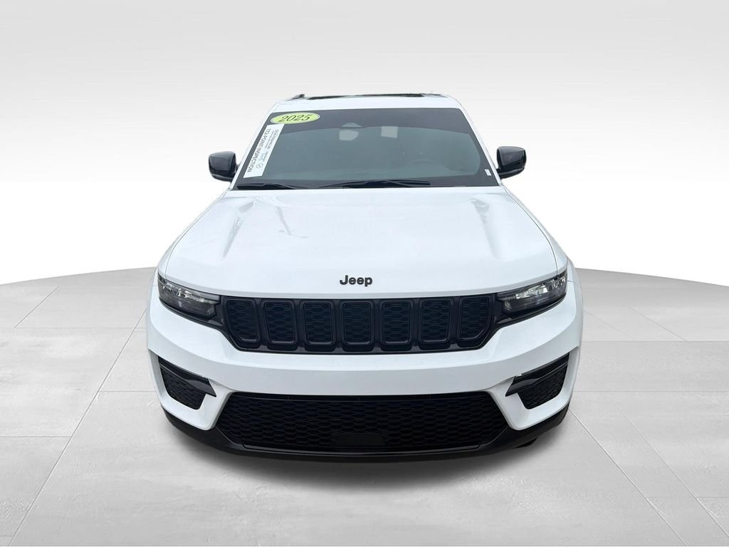 Used 2025 White Jeep Limited image 5
