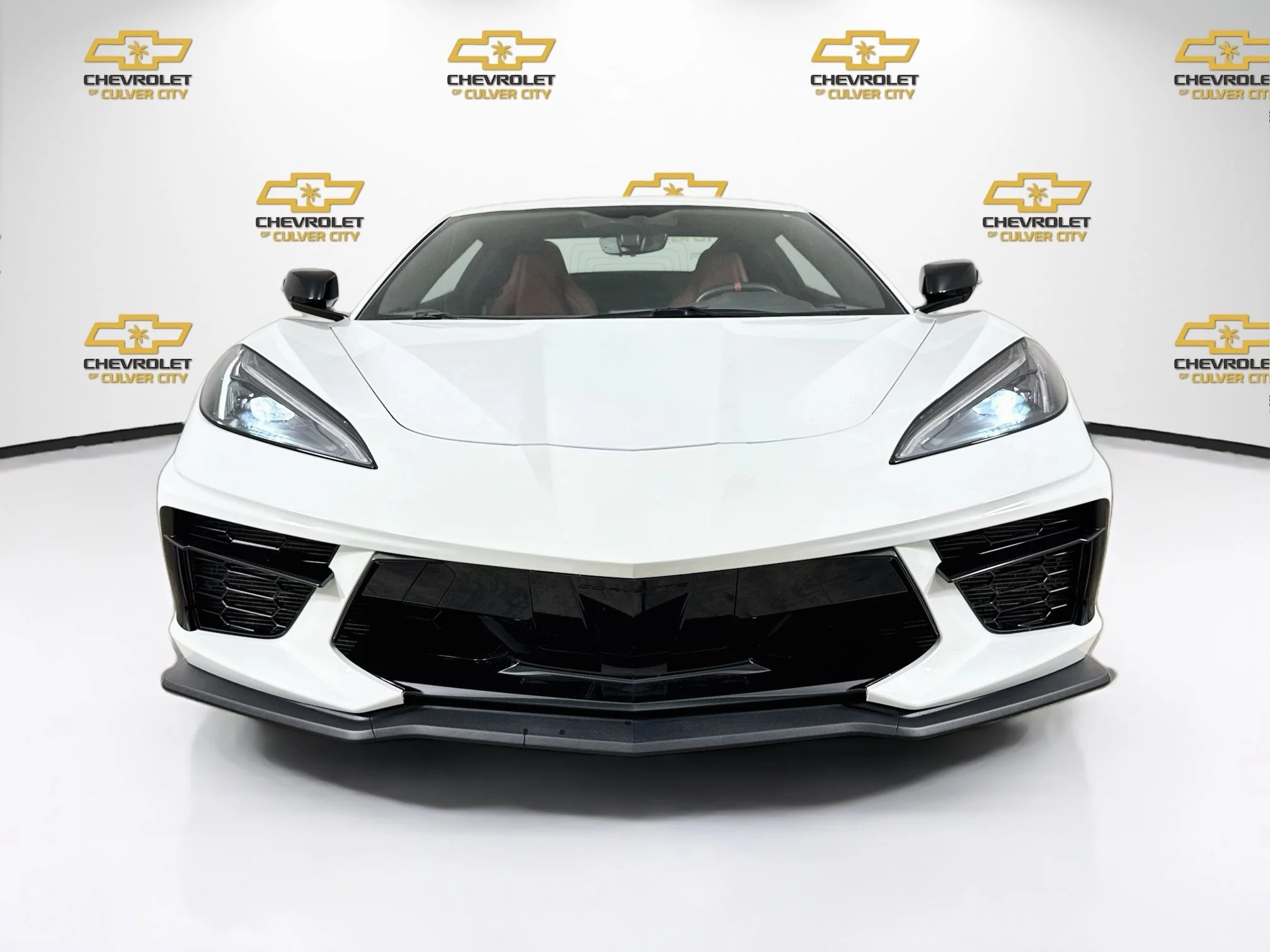 Used 2020 ARCTIC WHITE Chevrolet 1LT image 2