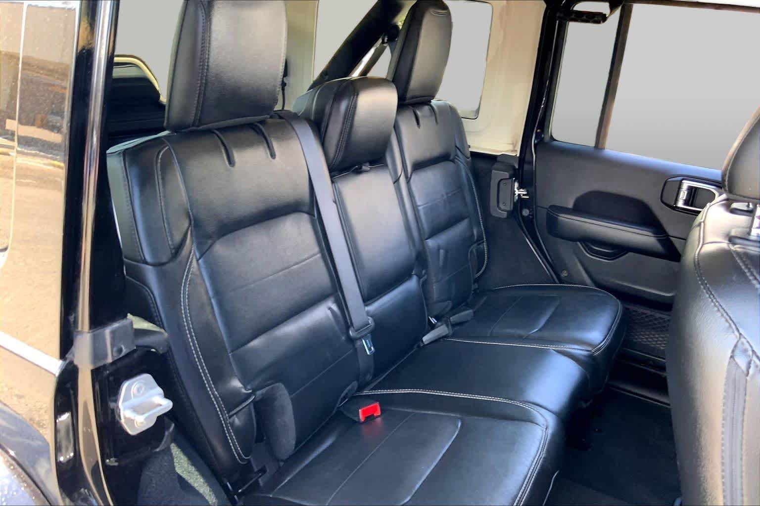 Used 2020 Black Clearcoat Jeep Sahara image 19