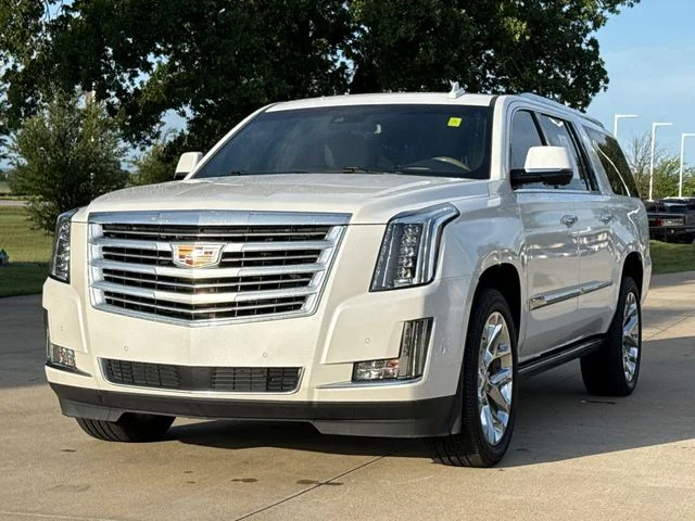 Used 2018 White Cadillac Platinum Edition image 3
