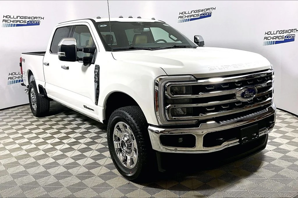 New 2026 Star White Metallic Tri-Coat Ford F-350® Lariat® image 2