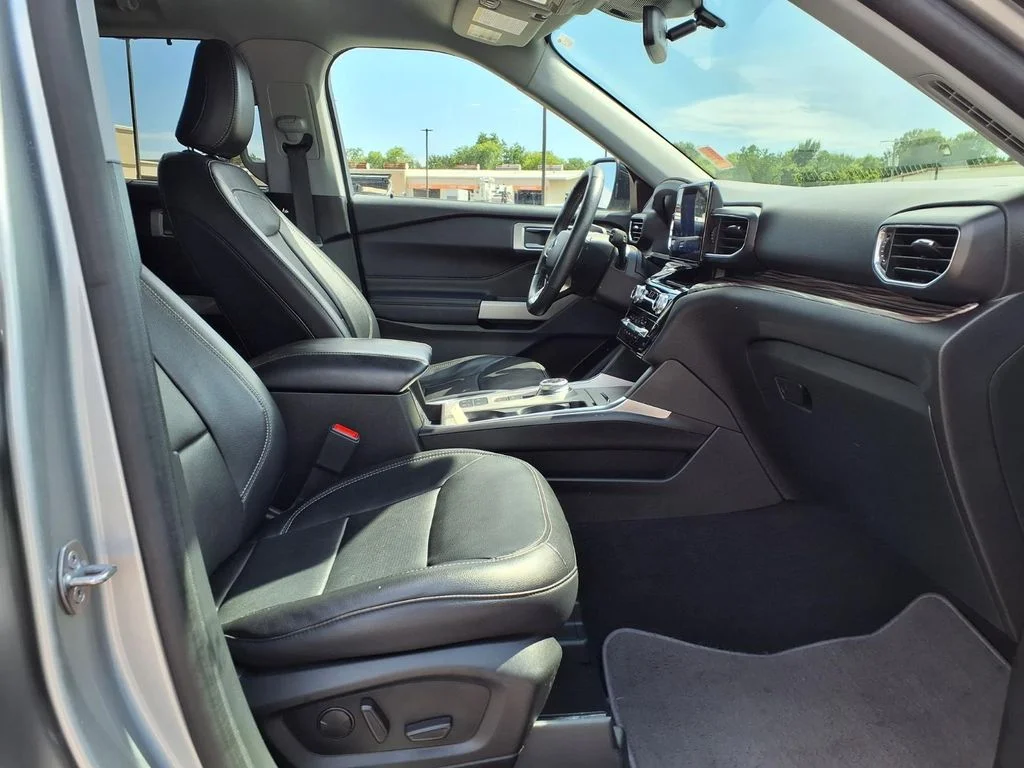 Used 2024 Silver Ford Limited image 7