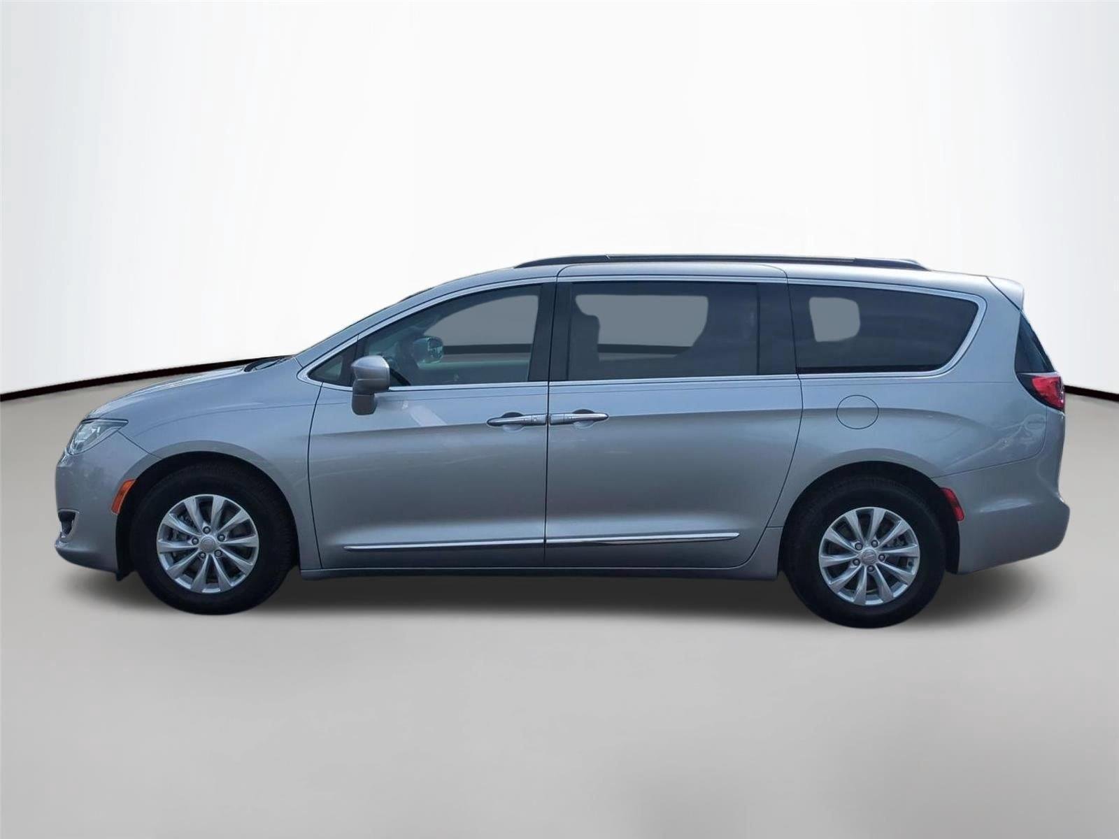 Used 2017 Billet Silver Metallic Clearcoat Chrysler Touring-L image 2