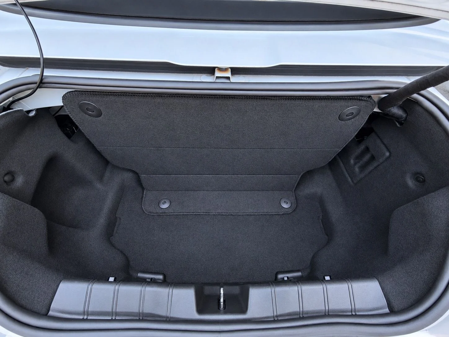 Used 2018 Summit White Chevrolet 2LT image 13