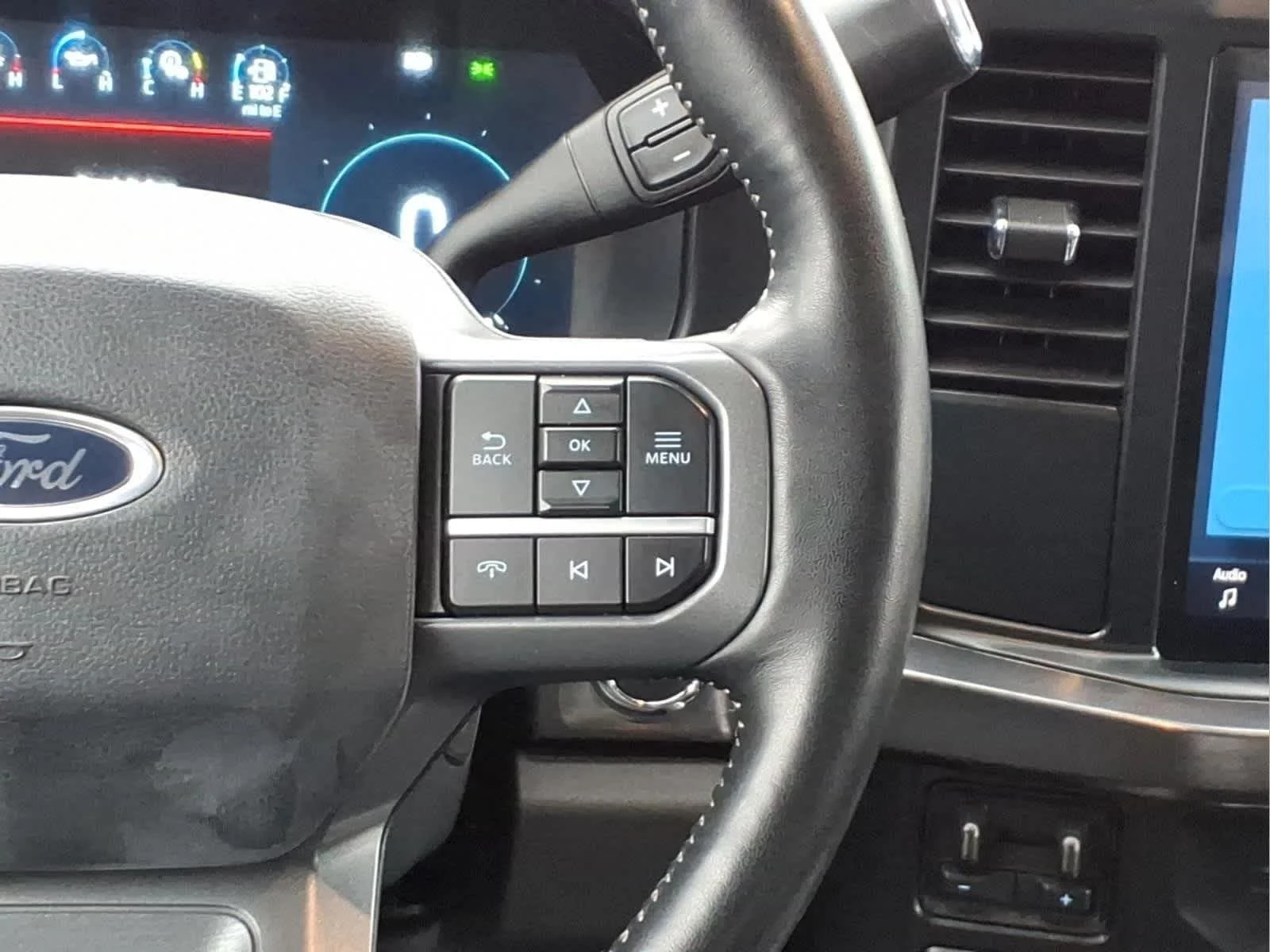 Used 2024 Carbonized Gray Ford LARIAT image 22