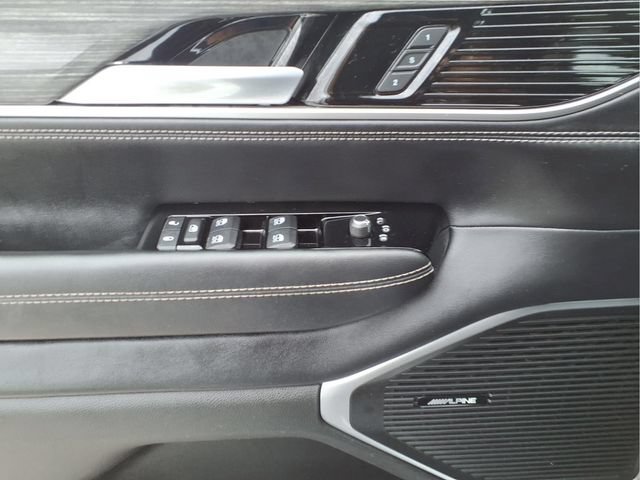 Used 2024  Jeep Series III image 16