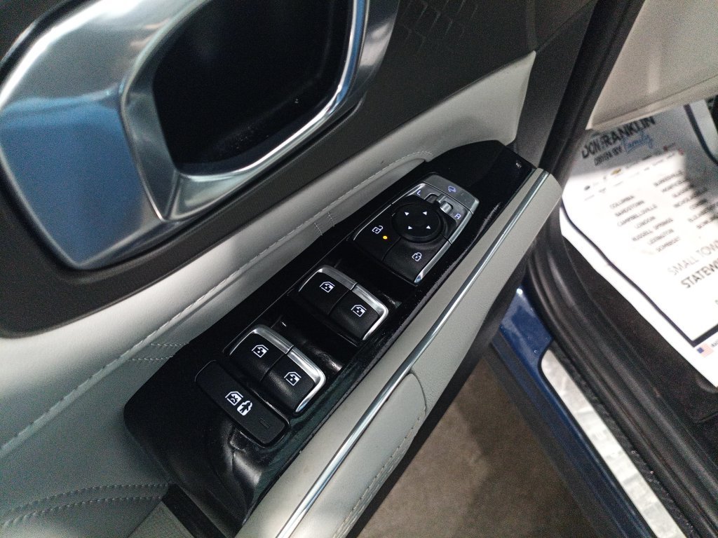 Used 2025 Black Kia SX image 11