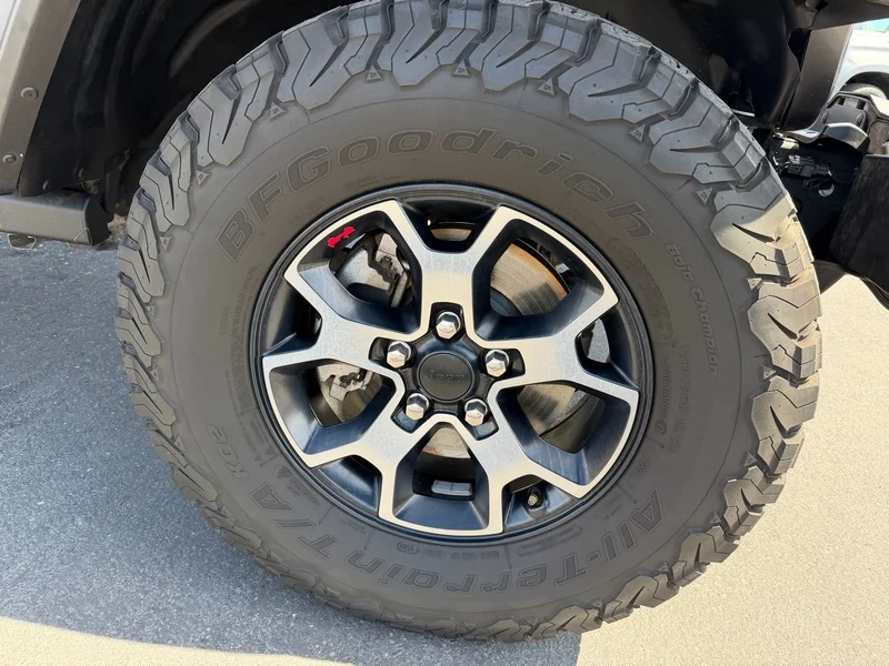 Used 2019 Granite Crystal M Jeep Rubicon image 25