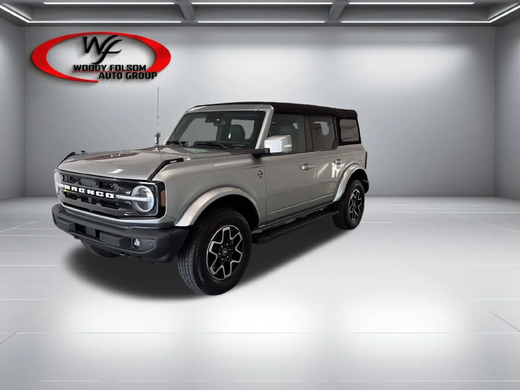 Used 2023 Silver Ford Outer Banks image 3