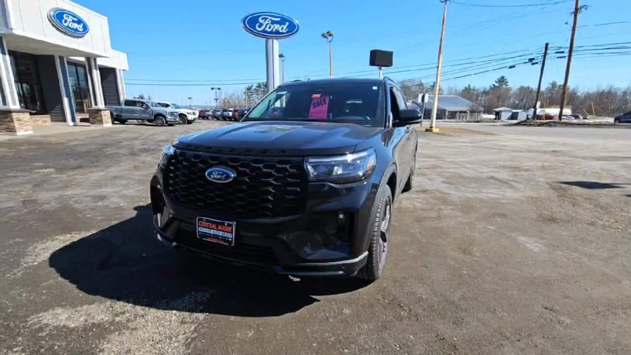 New 2026 Agate Black Metallic Ford ST-Line image 3