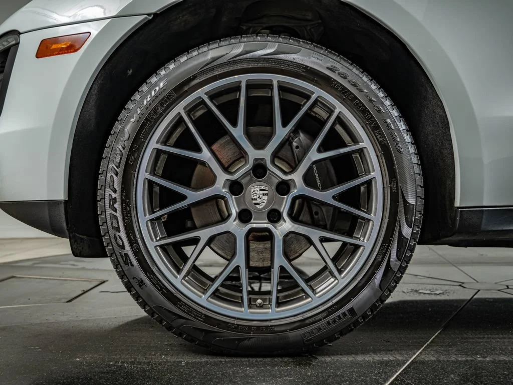 Used 2018 White Porsche  image 14