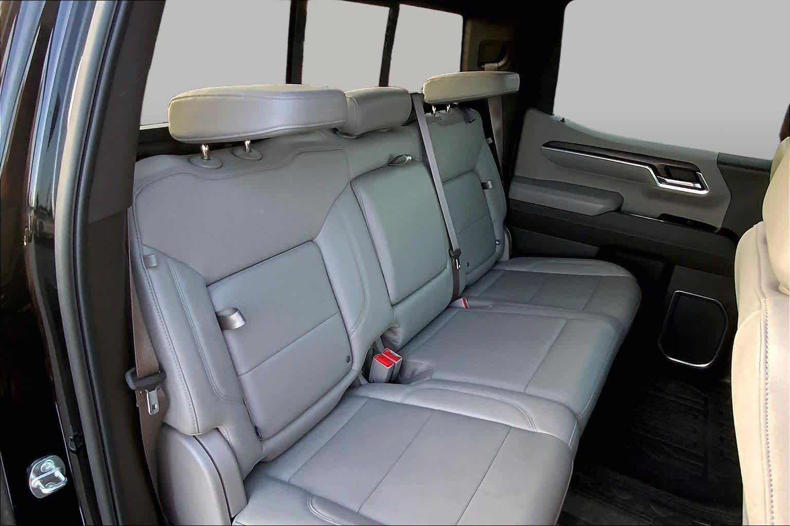 Used 2023 Onyx Black GMC SLT image 19