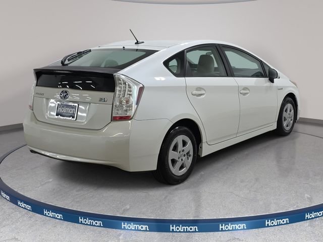 Used 2010 White Toyota II image 6