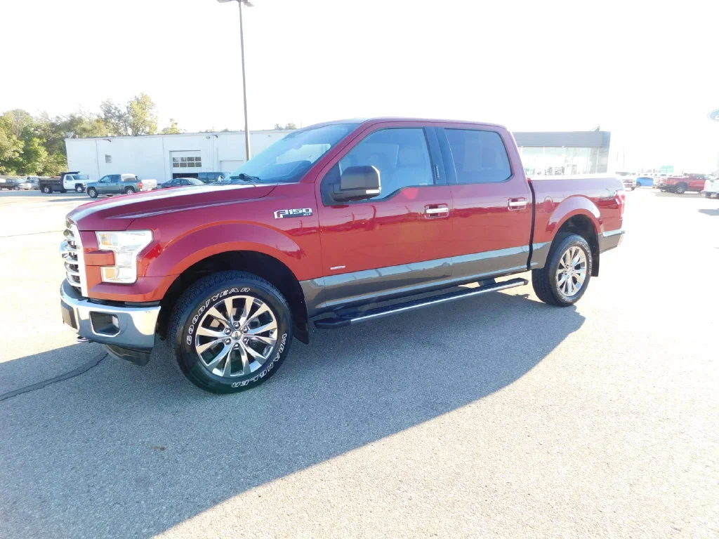 Used 2016 Ruby Red Metallic Tinted Clearcoat Ford XLT image 10