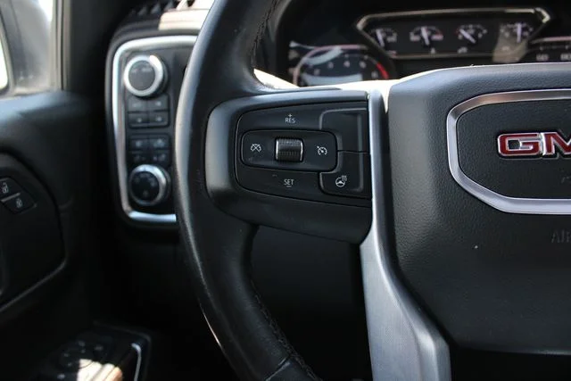 Used 2020 White GMC Elevation image 12