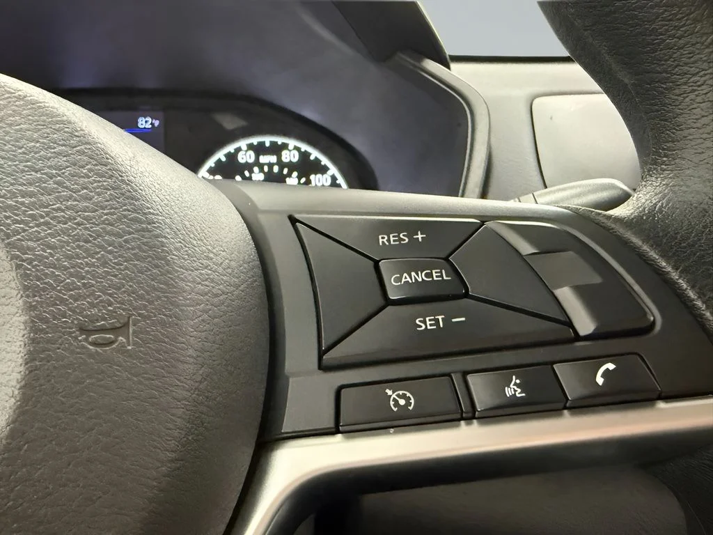 Used 2022 Silver Nissan 2.5 S image 18