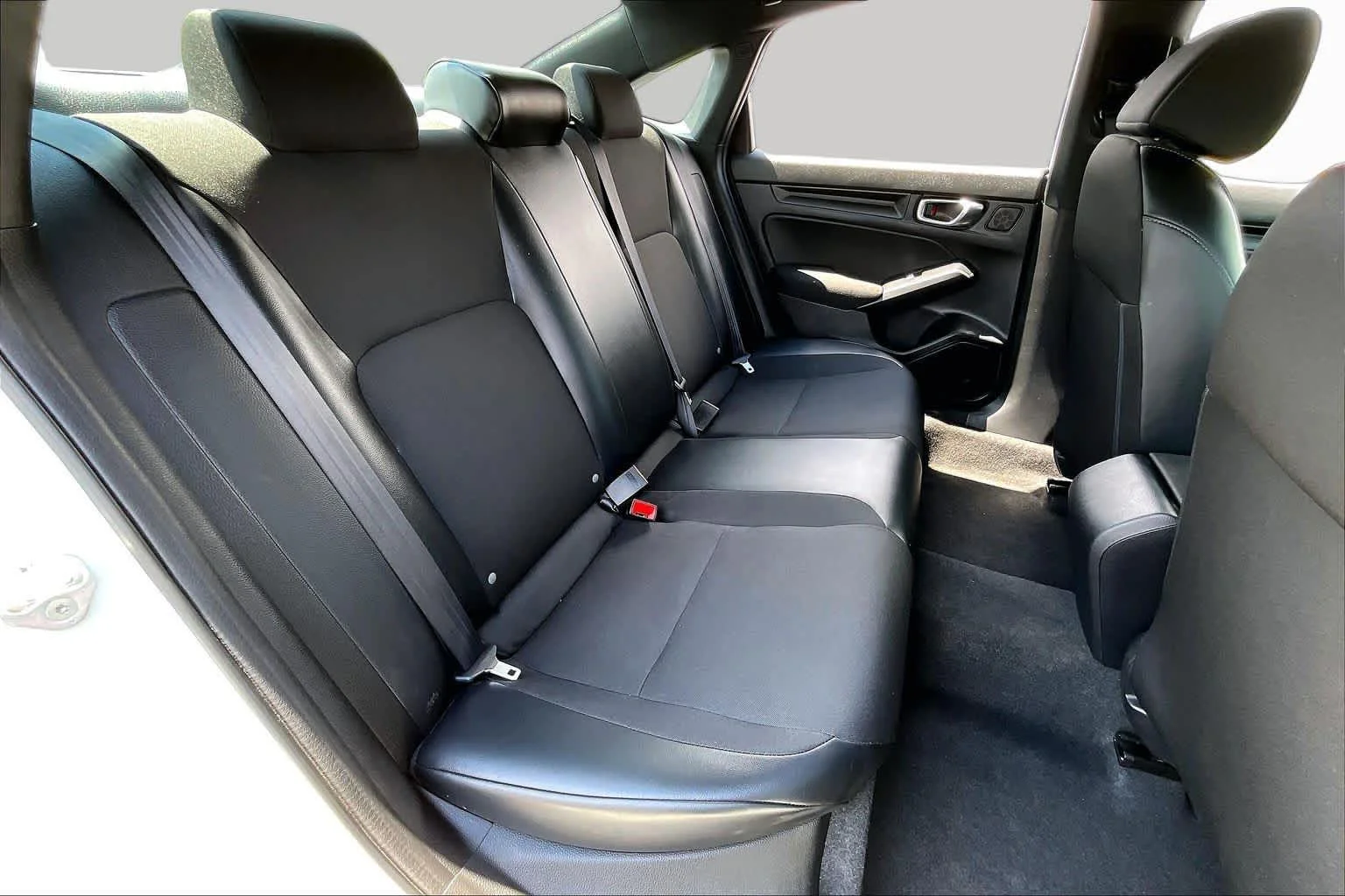 Used 2023 Platinum White Pearl Honda Sport image 21