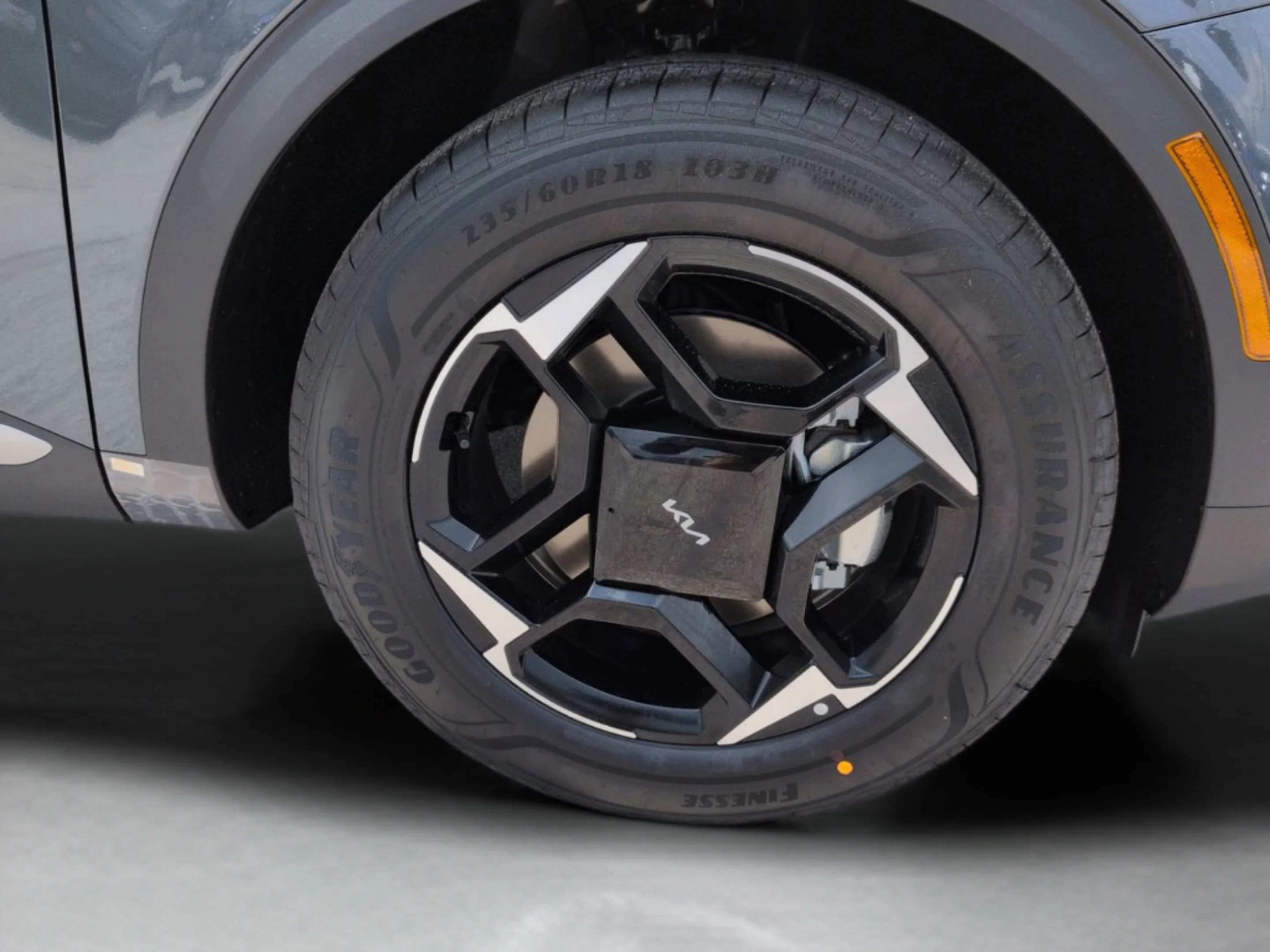 New 2026 Gravity Gray Kia EX image 32