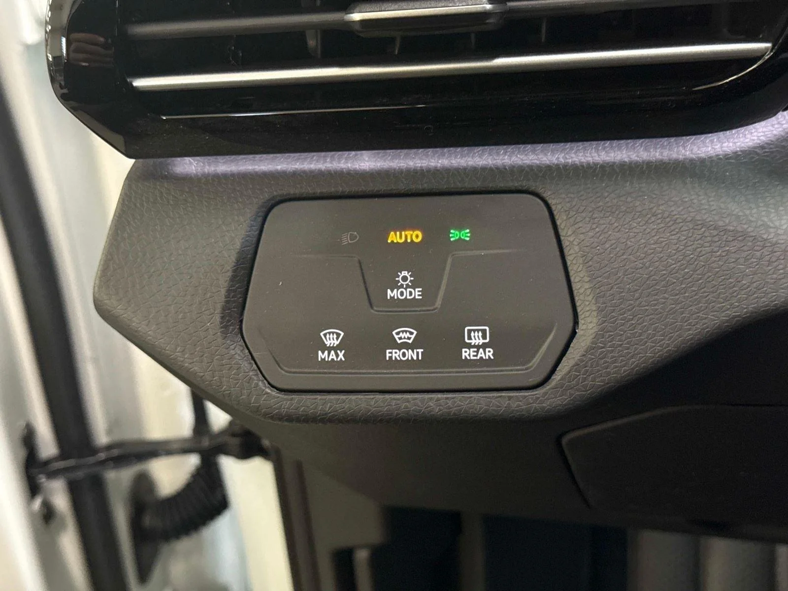 New 2026 opal white pearl Volkswagen Pro image 30